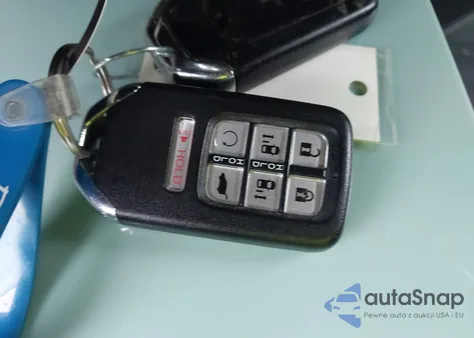 2022 Honda Odyssey Ex-L z USA, uszkodzony, nr VIN 5FNRL6H77NB010357